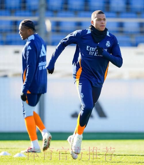 老佛爷亲临皇马训练场 观看训练&祝球员们好运