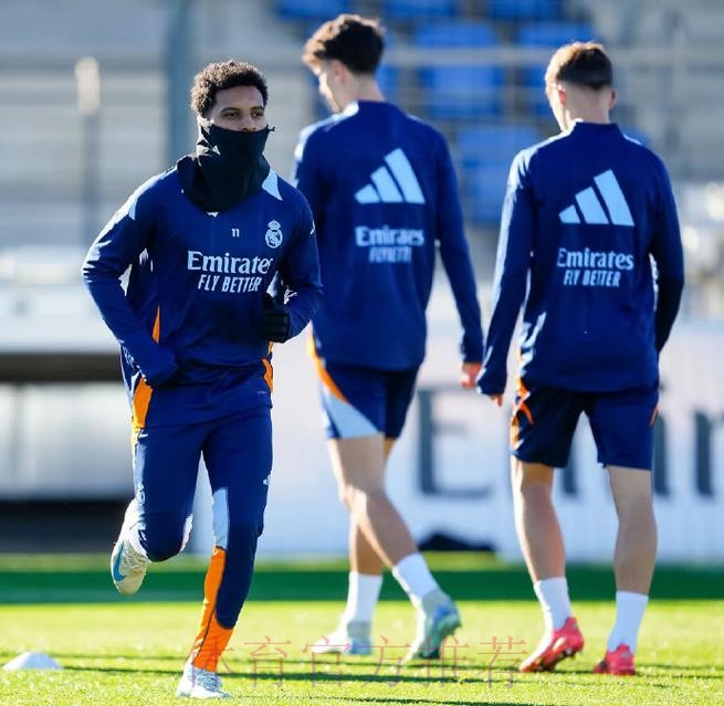 老佛爷亲临皇马训练场 观看训练&祝球员们好运